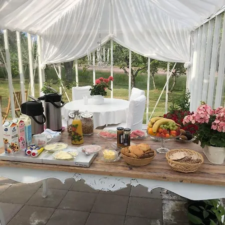 Susannes Bed & Breakfast *